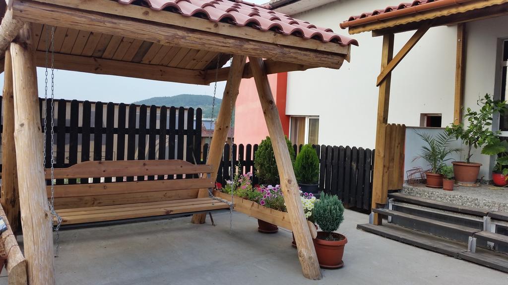 Guest House Chinar 08 Kirkowo Exterior foto